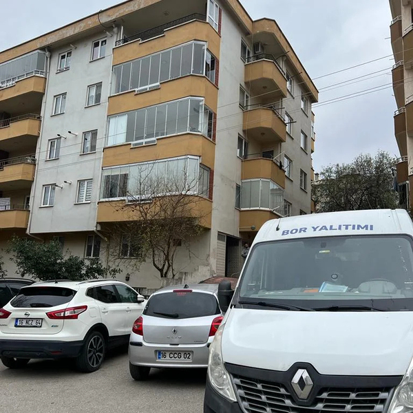 Öz Aydınlar Apartmanı